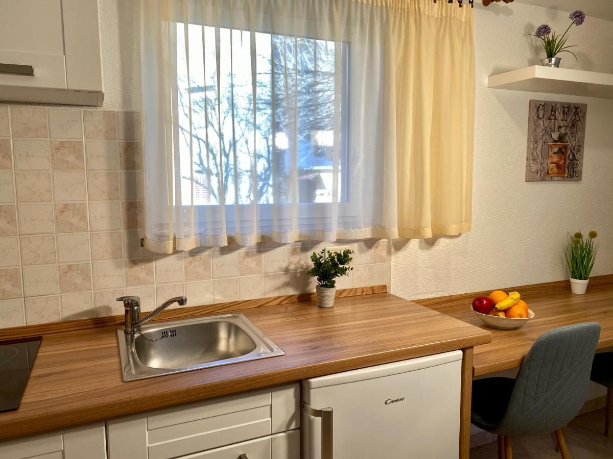 Guest House Renata Пломин Экстерьер фото